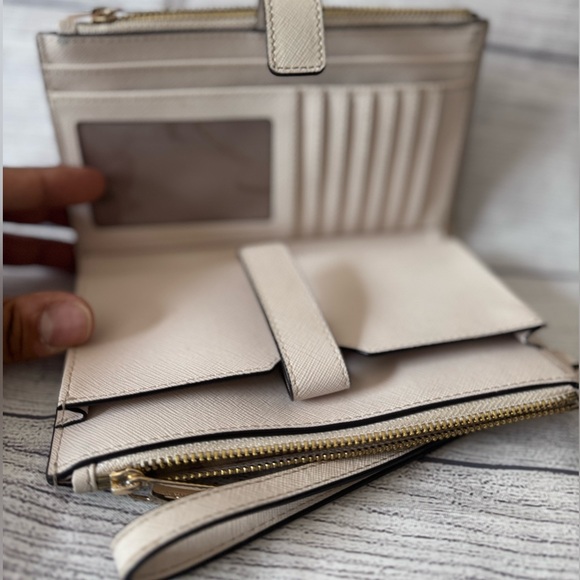 Michael Kors Wallet Wristlet - Picture 3 of 6